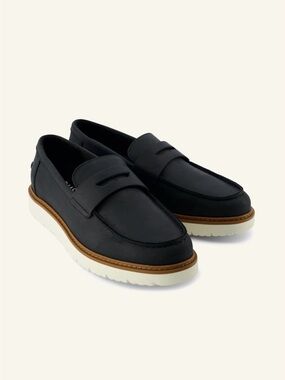 NEW Toms Men's Black Leather Havana Loafer (size 8.5)